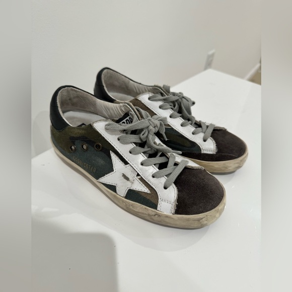 Golden Goose Size 5 Sneakers. 🖤⚡️ - Picture 1 of 4